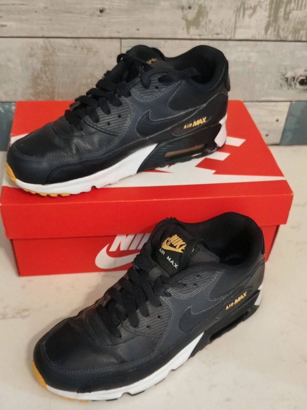 Nike Air Max 90 LTR (GS) "Black Amarillo" - Size 6Y (Women's 7.5) VGUC